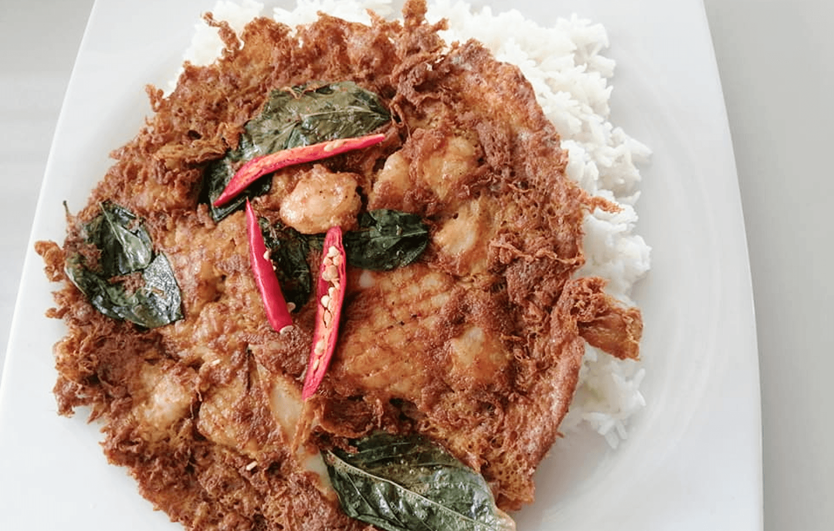 ข้าวห่อหมกทะเลทอด