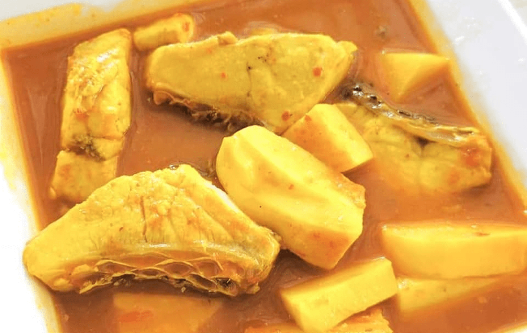 แกงส้มปลากะพงขาว ยอดมะพร้าวอ่อน